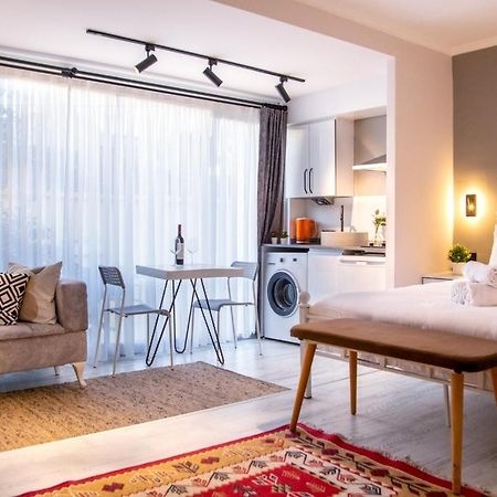 Apartamento Invigorating Studio Flat Near Kordon In Alsancak Esmirna Exterior foto