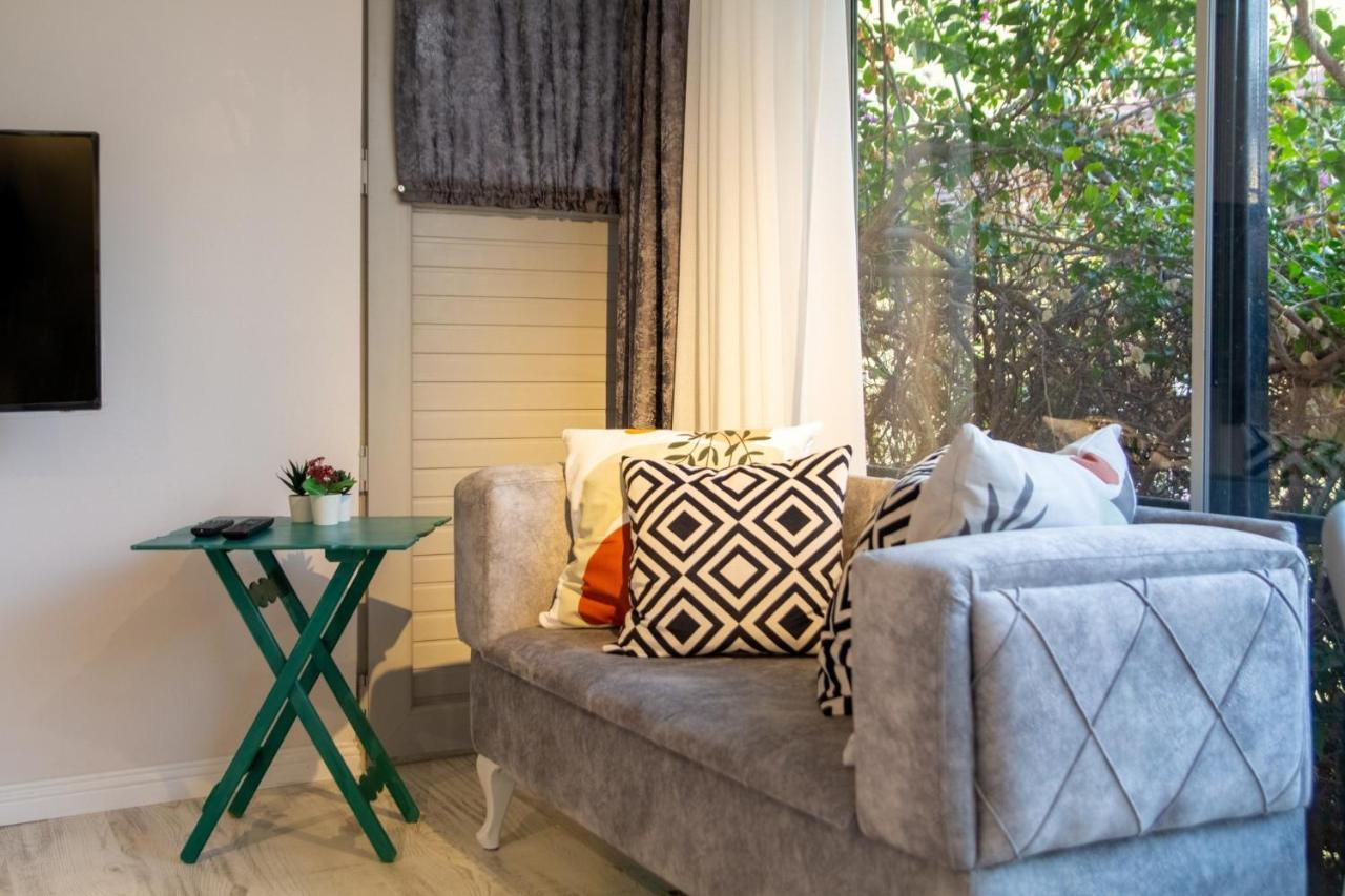 Apartamento Invigorating Studio Flat Near Kordon In Alsancak Esmirna Exterior foto